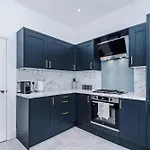 The Gatsby In 3 Bedrooms - Parking 哈罗盖特