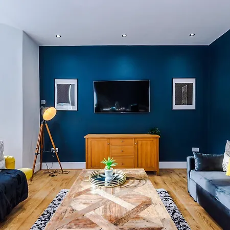 Апартаменты The Gatsby In 3 Bedrooms - Parking Харрогейт