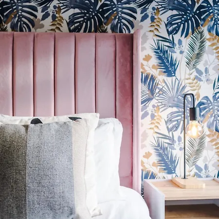 The Gatsby In 3 Bedrooms - Parking Harrogate