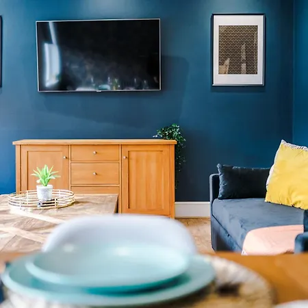 The Gatsby In Harrogate 3 Bedrooms - Parking