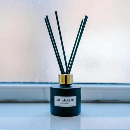 The Gatsby In 3 Bedrooms - Parking * Harrogate