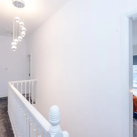The Gatsby In Harrogate 3 Bedrooms - Parking