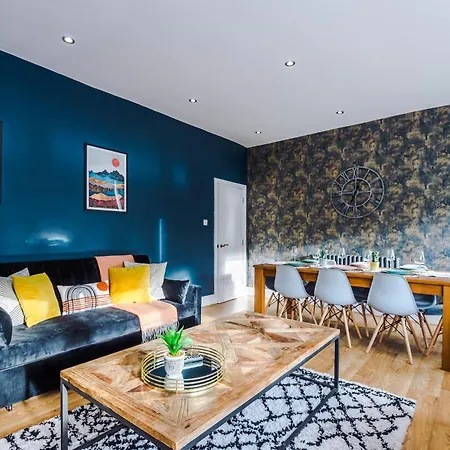 The Gatsby In 3 Bedrooms - Parking * Харрогейт