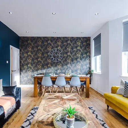 Апартаменты The Gatsby In 3 Bedrooms - Parking *