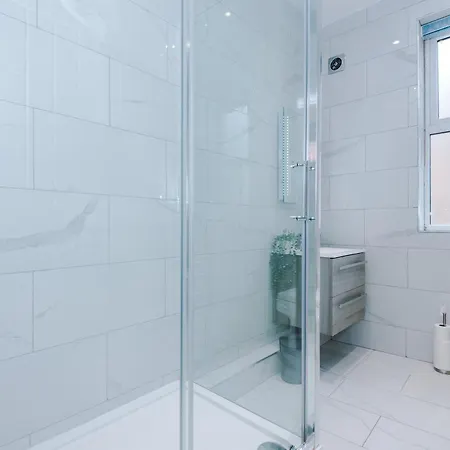 The Gatsby In Harrogate 3 Bedrooms - Parking * Harrogate