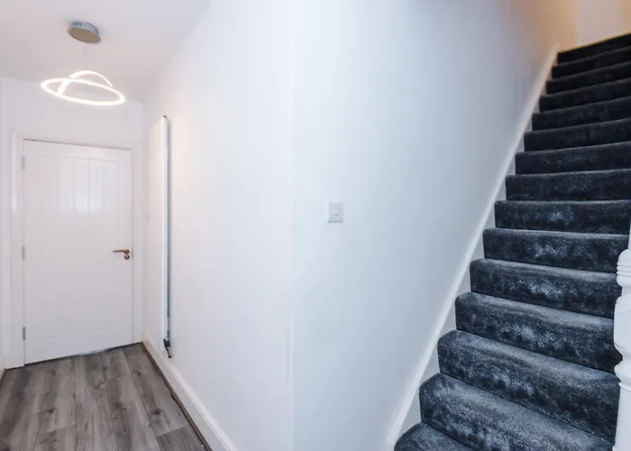 Gatsby House - Parking & Pool Table Apartman *