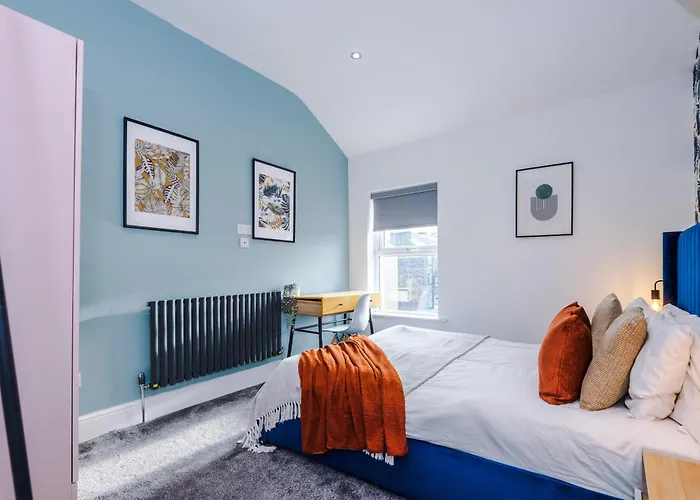 Gatsby House - Parking & Pool Table *