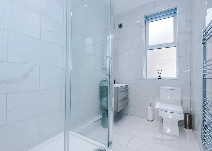 Gatsby House - Parking & Pool Table Apartman *