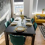 The Gatsby In 3 Bedrooms - Parking 公寓 *