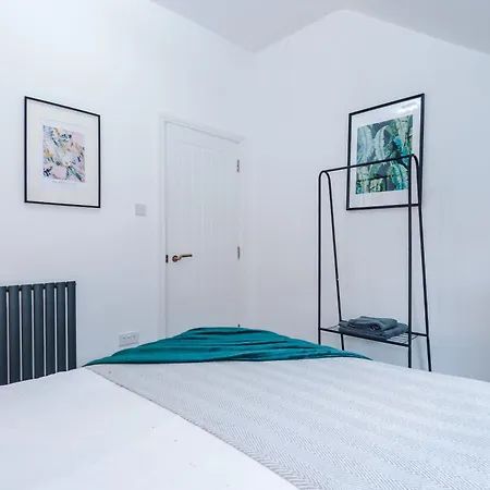 The Gatsby In 3 Bedrooms - Parking Daire Harrogate