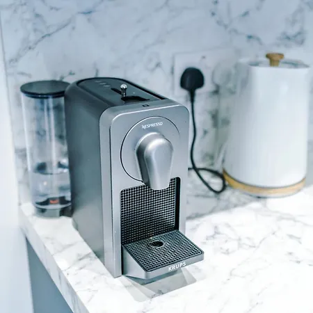 The Gatsby In 3 Bedrooms - Parking Harrogate